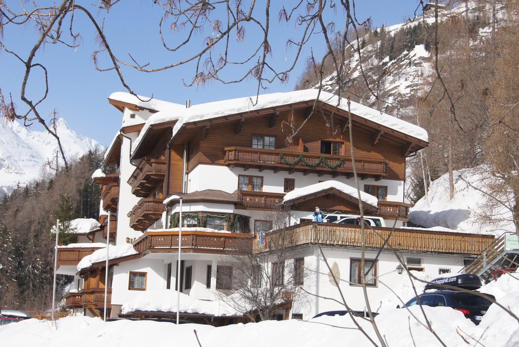Alpin Panoramahotel Laerchenhof Heiligenblut Exterior foto